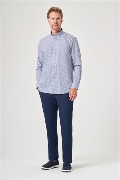 Beyaz-Lacivert Düğmeli Yaka Uzun Kol Cepli Kareli Desen Comfort Fit %100 Pamuk Gömlek 1004260218