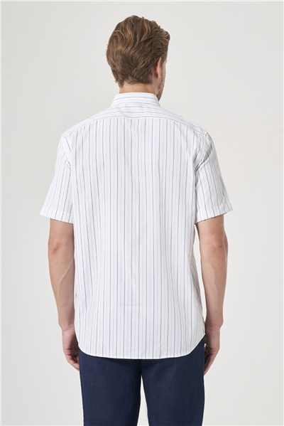 Beyaz-Mavi Düğmeli Yaka Kısa Kol Cepli Oxford Comfort Fit Pamuklu Gömlek 1004260187