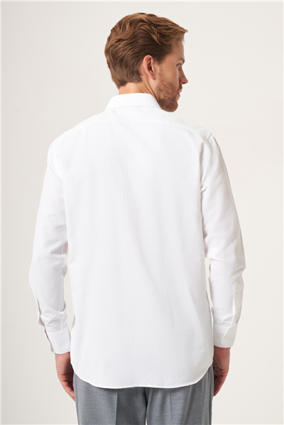 Beyaz Sert Yaka Cepli Dokulu Comfort Fit Pamuklu Gömlek 1004265131