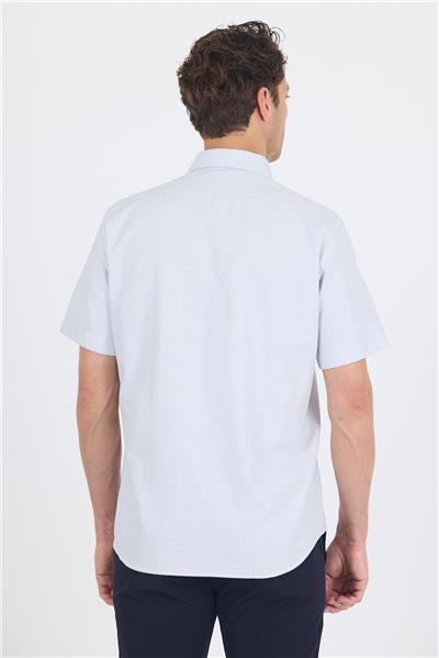 Beyaz Sert  Yaka Kısa Kol Cepli  Comfort Fit Cls Gömlek 1004250260