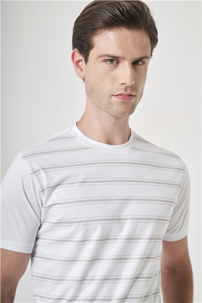 Beyaz-Vizon Bisiklet Yaka Kısa Kol Cepsiz Slim Fit Pamuklu Tişört 1011260160