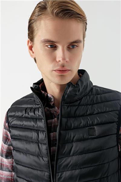 Siyah Dik Yaka Dolumlu Casual Şişme Yelek 1009235153