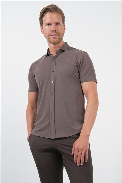 Kahverengi İtalyan Yaka Kısa Kol Cepsiz Slim Fit Esnek Gömlek 1004260159