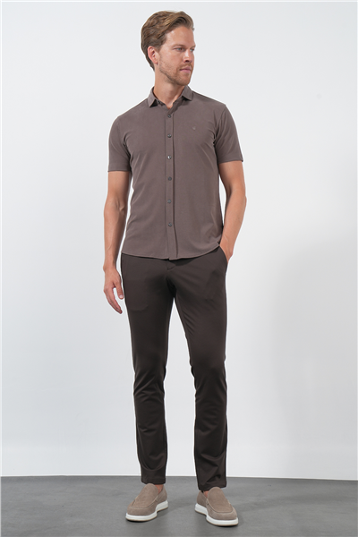 Kahverengi İtalyan Yaka Kısa Kol Cepsiz Slim Fit Esnek Gömlek 1004260159