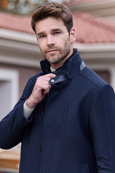 Koyu Lacivert Kaşe Kürklü Yaka Düz Tek Yırtmaç Tam Kapitone Astar Slim Fit Classic Palto 1005245102
