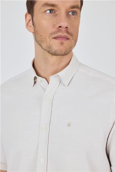 Krem Rengi Biritli Yaka Düz Casual Pamuklu Comfort Fit Gömlek 1004250221