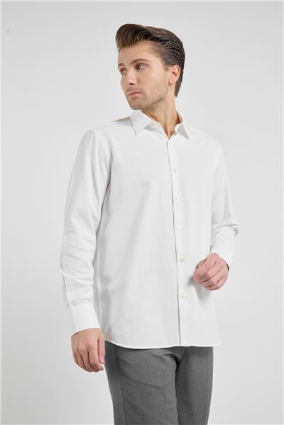 Krem Rengi Sert Yaka Uzun Kol Cepsiz Comfort Fit Pamuklu Gömlek 1004255914