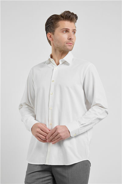 Krem Rengi Sert Yaka Uzun Kol Cepsiz Comfort Fit Pamuklu Gömlek 1004255914