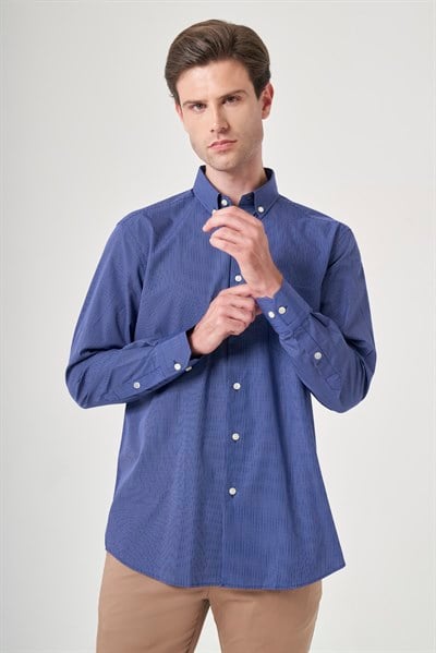 Lacivert-Beyaz Düğmeli Yaka Uzun Kol Cepli Kareli Desen Comfort Fit %100 Pamuk Gömlek 1004260226