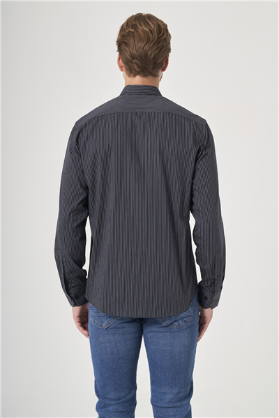 Siyah-Beyaz Düğmeli Yaka Uzun Kol Cepli Comfort Fit %100 Pamuk Gömlek 1004260212