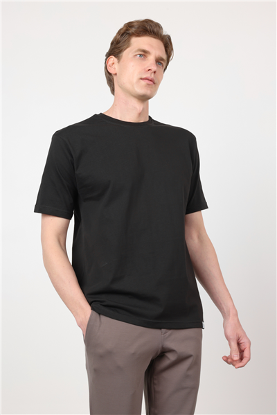 Siyah Bisiklet Yaka Kısa Kol Cepsiz Slim Fit Pamuklu Tişört 1011260166