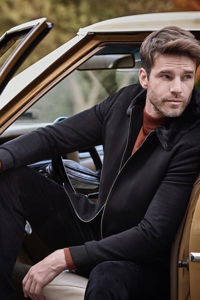 Siyah Dolumlu Kürklü Yaka Likralı Kapitoneli Astar Slim Fit Dar Kesim Casual Mont 1007245152