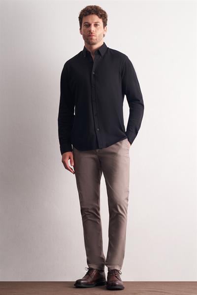 Siyah Düğmeli Yaka Kendinden Desenli Örme Uzun Kol Performans Ürün Slim Fit %100 Pamuk Gömlek 1004255272