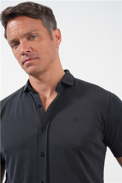 Siyah İtalyan Yaka Kısa Kol Cepsiz Slim Fit Esnek Gömlek 1004260159