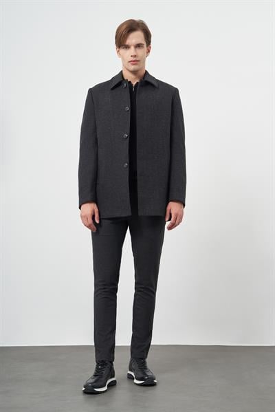 Siyah Kaşe Bebe Yaka Kendinden Desenli Sırt Kapitoneli Astar Comfort Fit Classic Kaban 1008245155