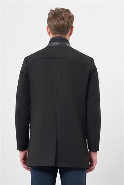Siyah Kaşe Kürklü Yaka Düz Tek Yırtmaç Tam Kapitone Astar Slim Fit Classic Palto 1005245102