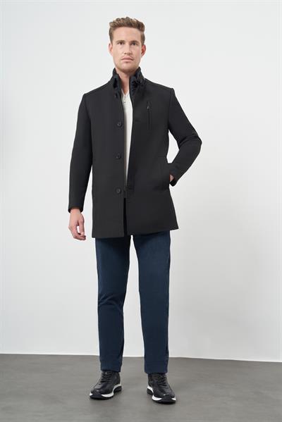 Siyah Kaşe Kürklü Yaka Düz Tek Yırtmaç Tam Kapitone Astar Slim Fit Classic Palto 1005245102