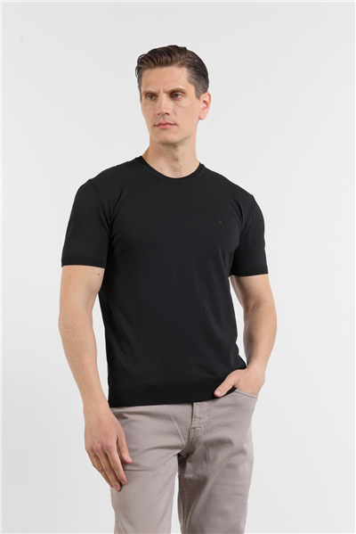 Siyah Kısa Kol Bisiklet Yaka Cepsiz  Slim Fit  Tişört 1011250179