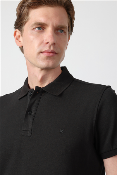 Siyah Polo Yaka Kısa Kol Cepsiz Slim Fit Pamuklu Tişört 1011260154