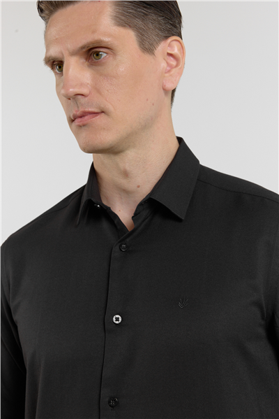 Sert Yaka Uzun Kol Cepsiz Slim Fit Pamuklu Gömlek 1004255284