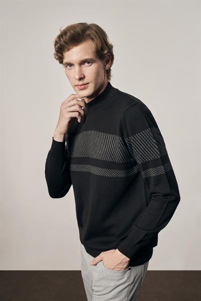 Siyah Yarım Balıkçı Yaka Uzun Kol Cepsiz Comfort Fit Pamuklu Triko Kazak 1012255213