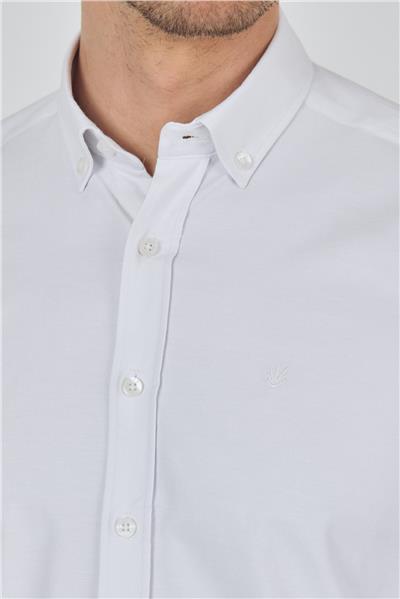 Beyaz Kol Düz Bez Ayağı Düğmeli Yaka Cepsiz Pamuklu Casual Slim Fit Gömlek 1004250212