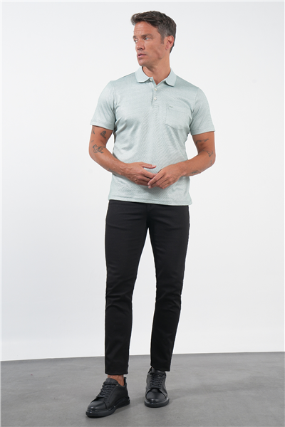 Yeşil-Beyaz Kendinden Desenli Polo Yaka Kısa Kol Cepli Comfort Fit Pamuklu Tişört 1011260152