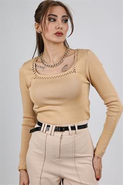 Z1480 Kare Yaka Dantel Body - Camel