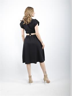 Z1718 Yakalı Düşük Omuz Elbise - Siyah