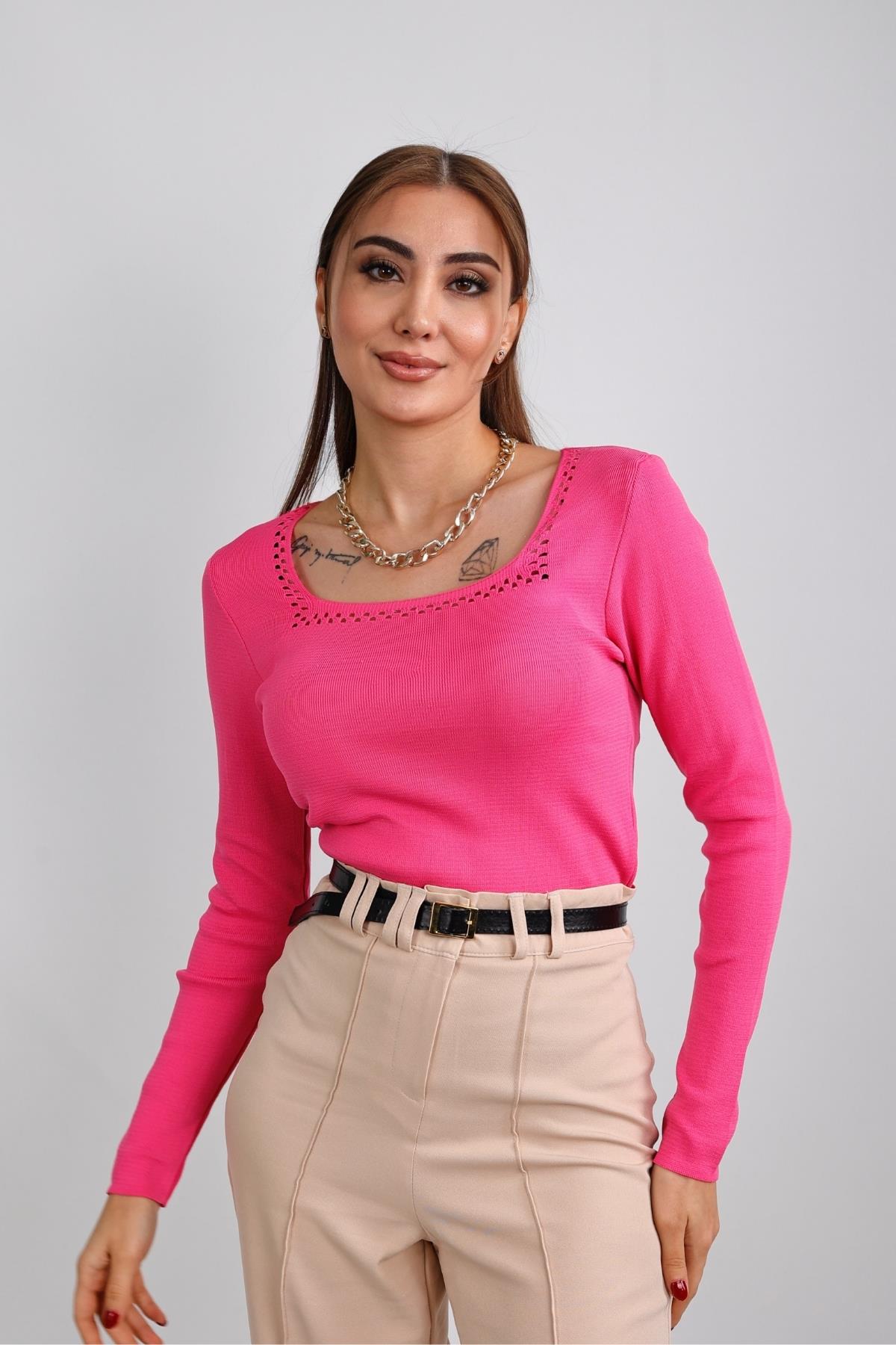 T1001 Kare Yaka Dantel Detaylı Triko Bluz - Fuşya
