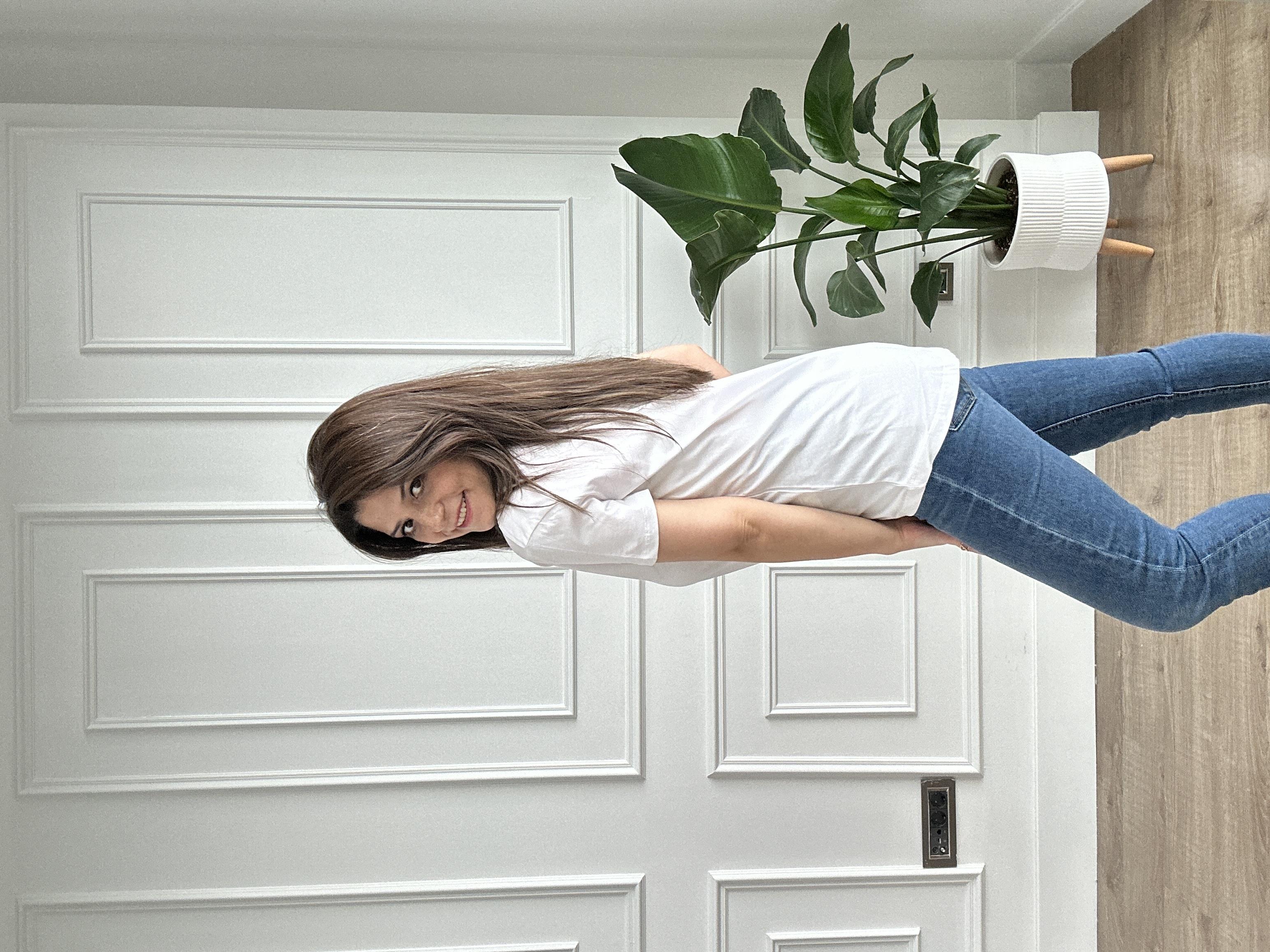 Beyaz Likralı Bisiklet Yaka Basic Örme Tişört