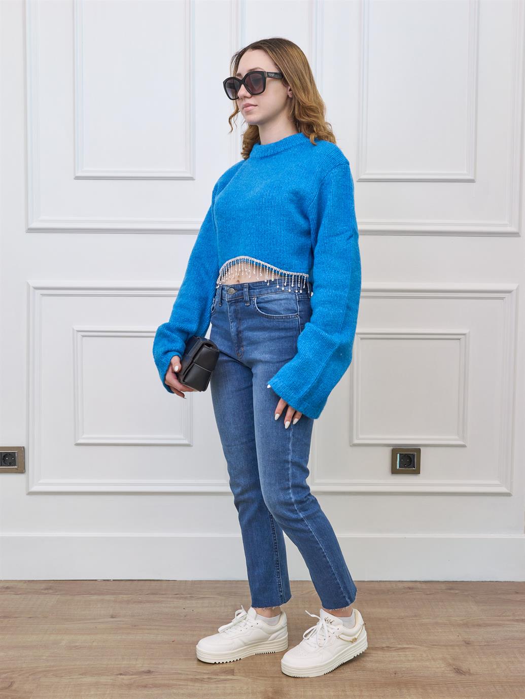Saks Belde Taş Detaylı Crop Kazak