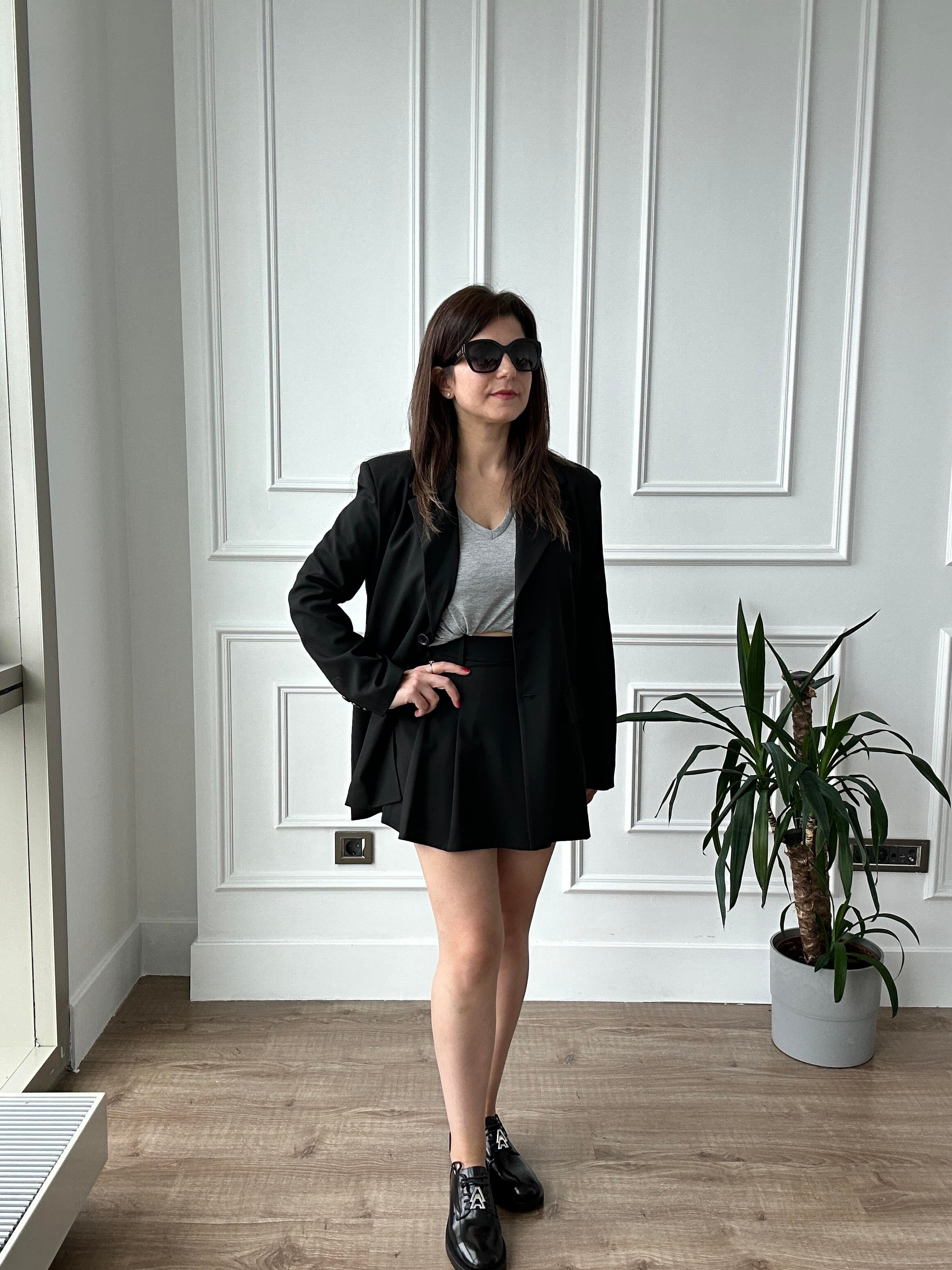 Siyah Polyviskon Şort Etek Ceket Takım