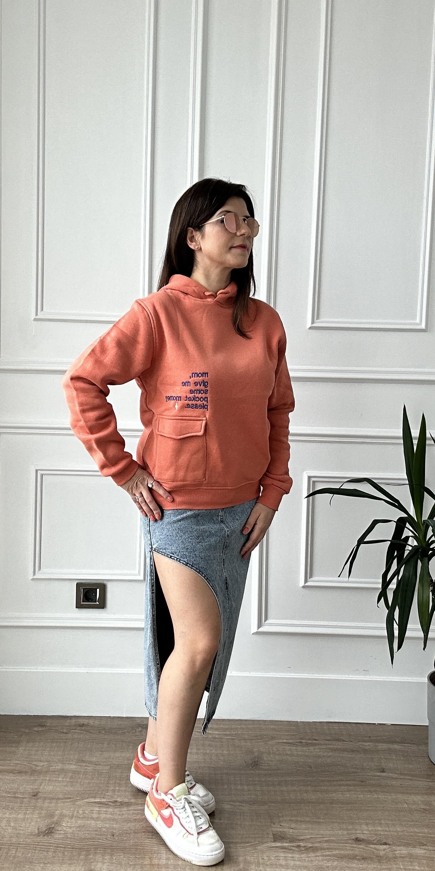 Turuncu Sloganlı Sweatshirt
