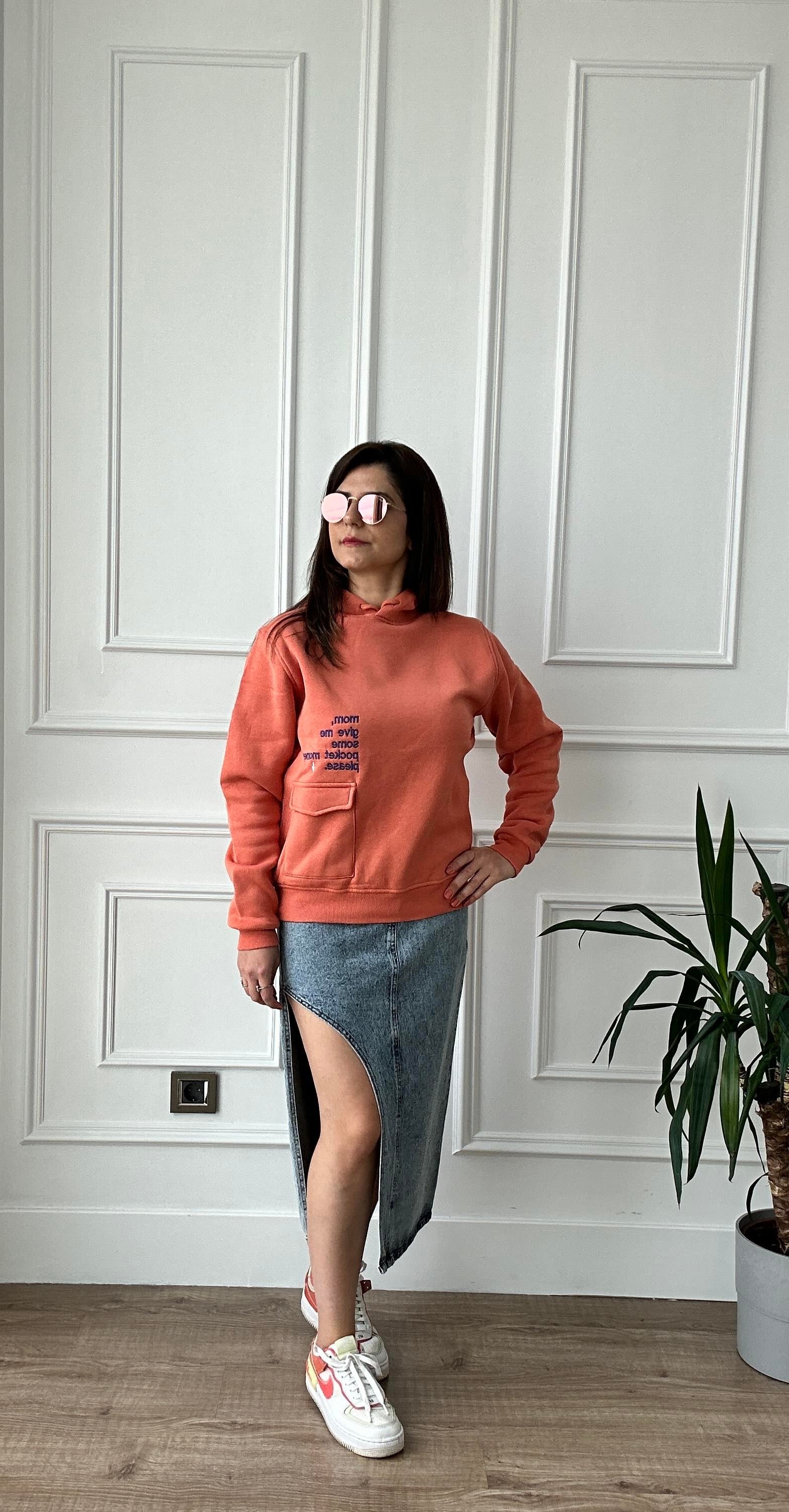 Turuncu Sloganlı Sweatshirt