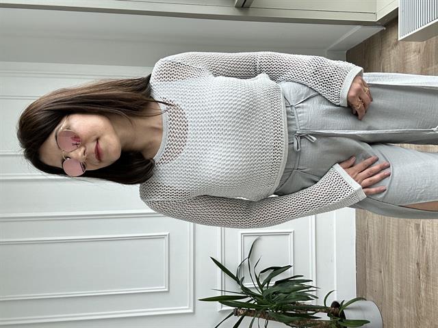 Açık Gri Simli Ajurlu Crop Triko Kazak