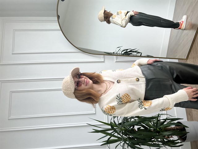 Ananas Desenli V Yaka Hırka