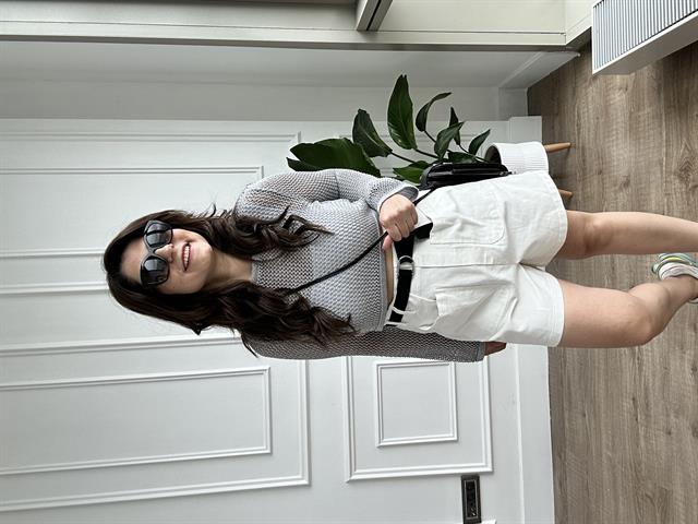 Beyaz Gabardin Kumaş kemerli Şort