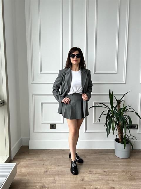 Gri Polyviskon Şort Etek Ceket Takım