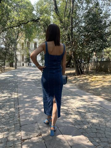 Kalın Askılı Midi Boy Lycralı Arkadan Yırtmaçlı Mavi Denim Elbise