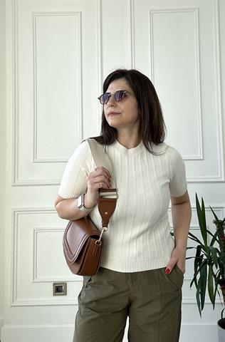 Krem Kendinden Desenli Kısa Kol Triko 