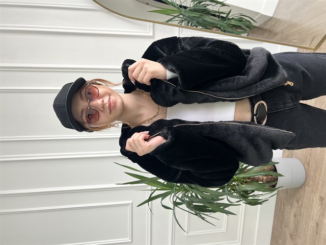 Siyah Kapüşonlu Suni Kürk Mont