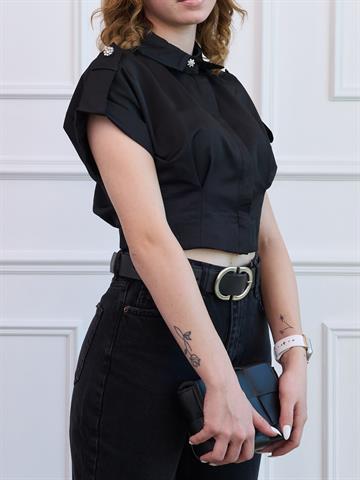 Siyah Taş Detaylı Poplin Crop Gömlek