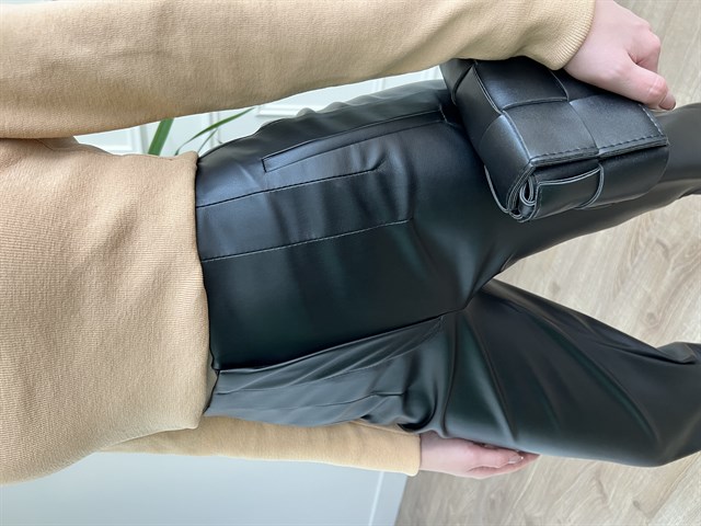 Siyah Yüksek Bel Deri Pantolon