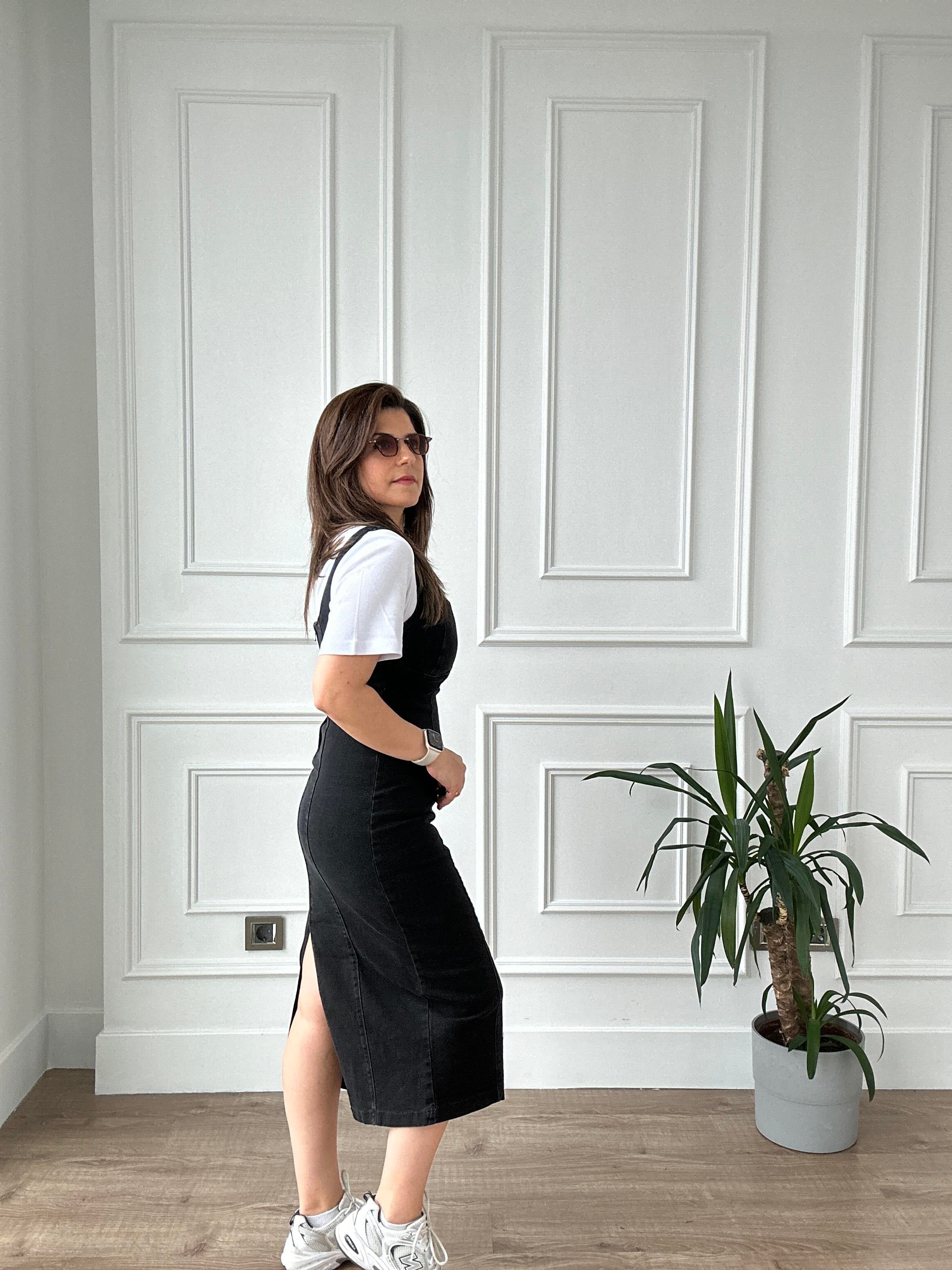 Kalın Askılı Midi Boy Lycralı Arkadan Yırtmaçlı Siyah yıkamalı  Denim Elbise