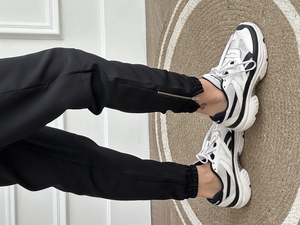 Krep Kumaş Paçası Lastikli Siyah Pantolon