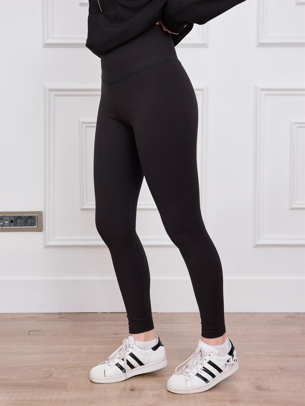 Siyah Nanofit Düz Sporcu Tayt