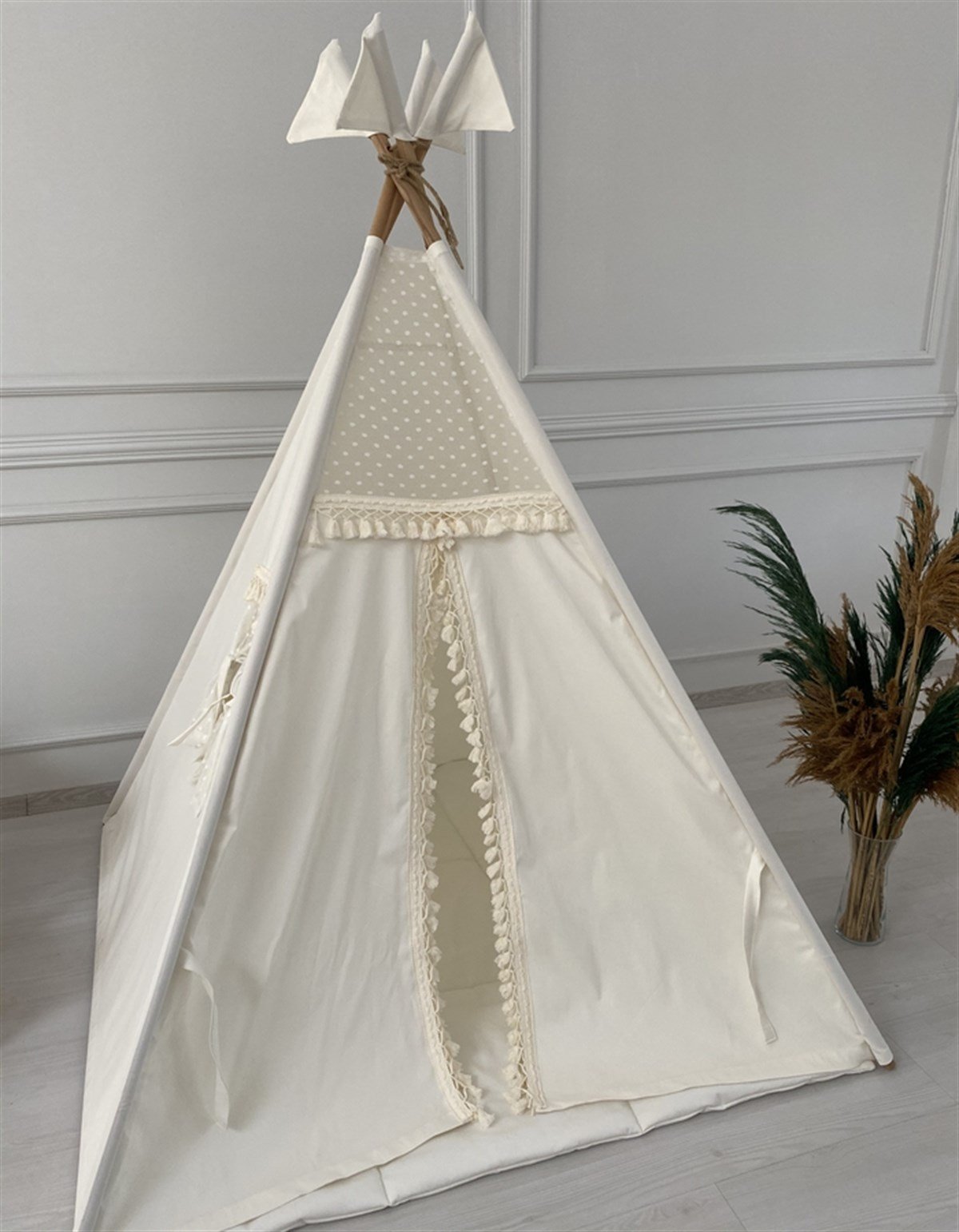  Beyaz Püsküllü Oyun Çadırı