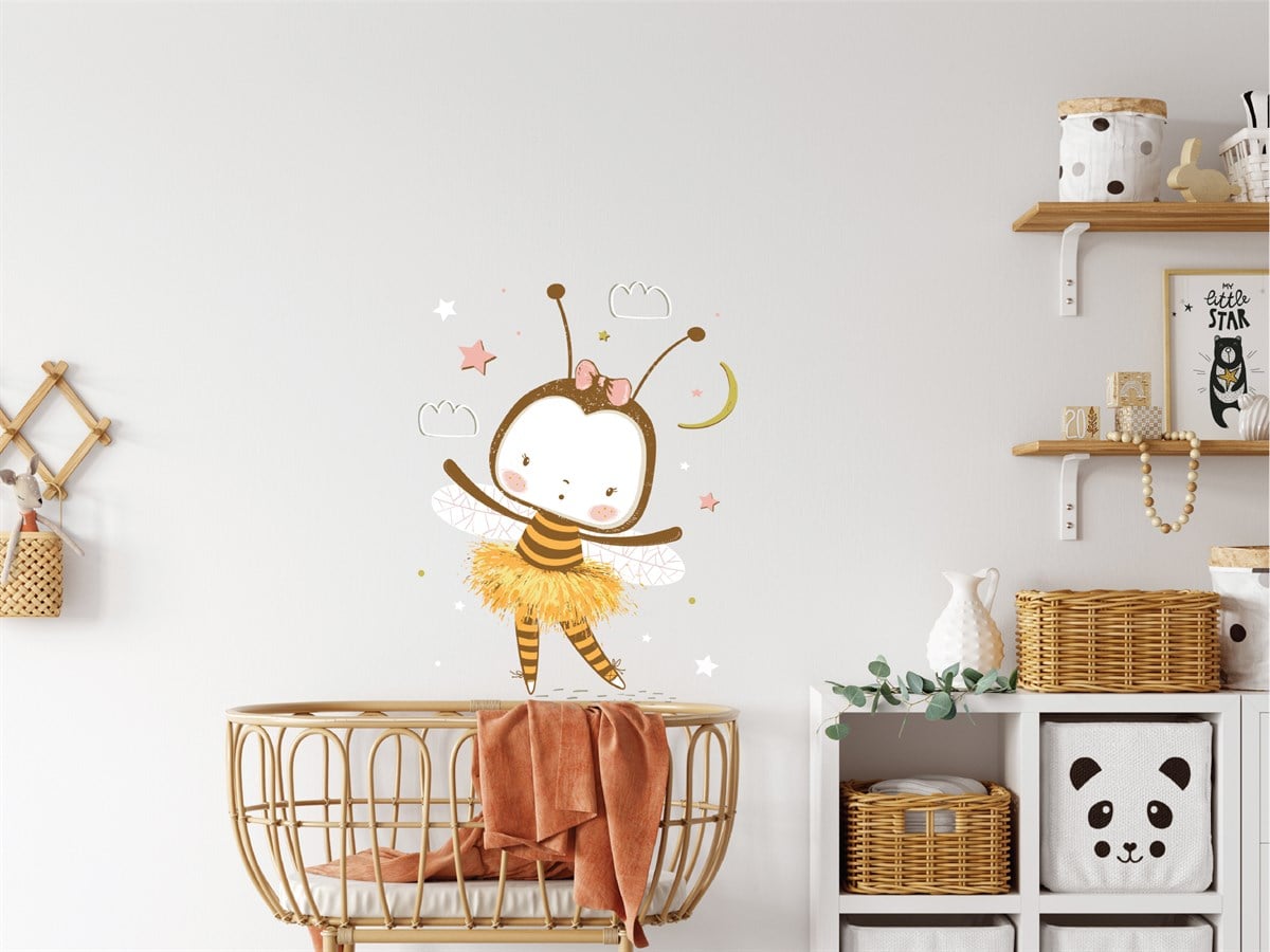 Bee Girl Sticker Duvar Etiketi