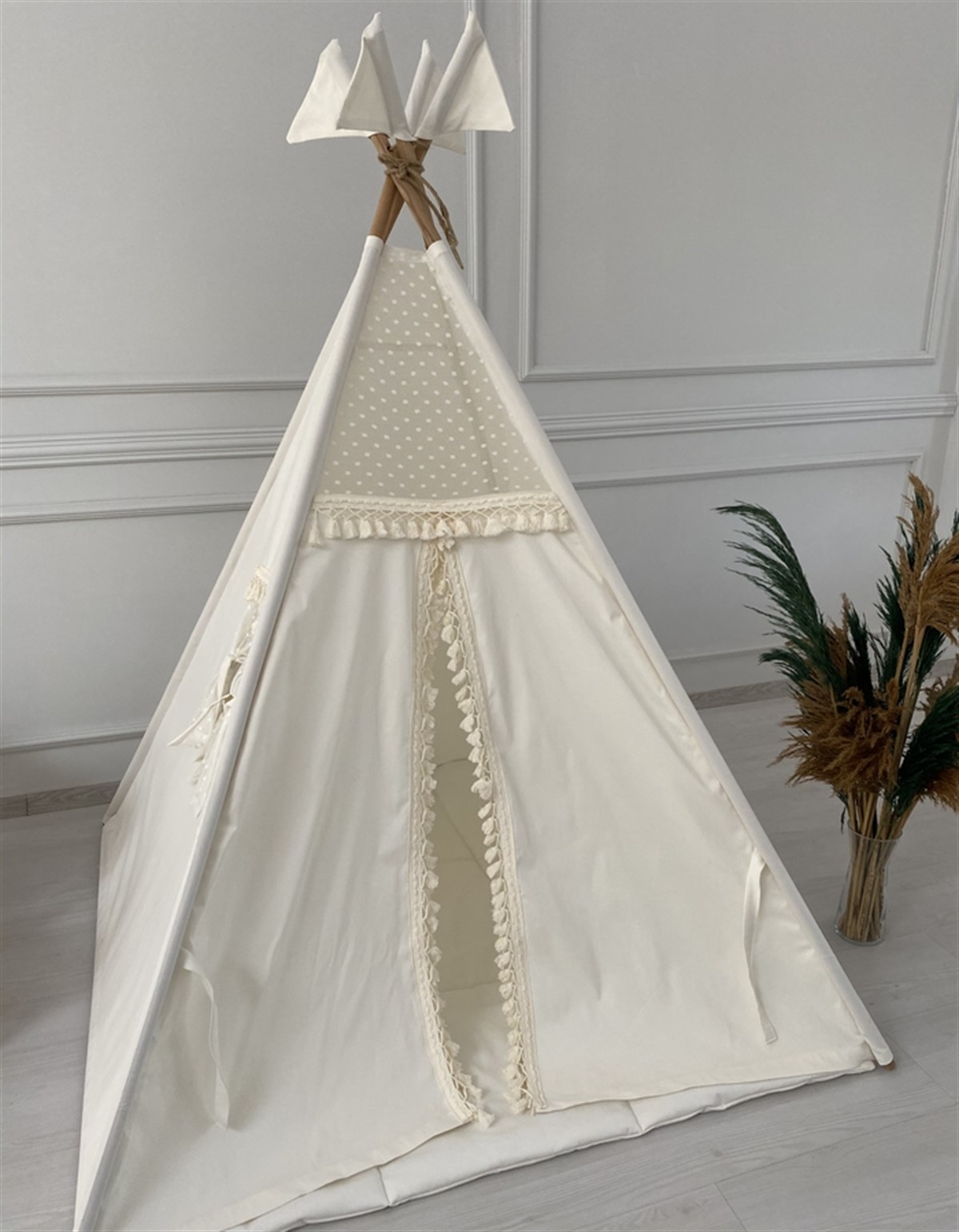  Beyaz Püsküllü Oyun Çadırı